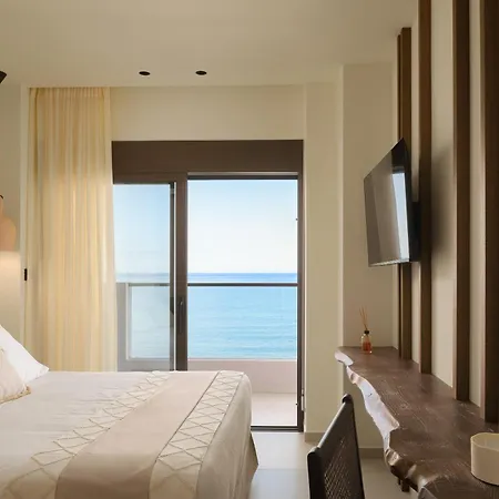 Kimata Beachfront Retreats, With Private Plunge Pools, By Thinkvilla Appartement Réthymnon